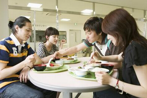 吃飯不宜吃太過飽